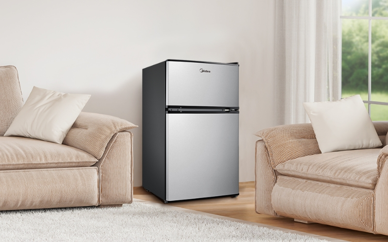 4-3 Midea WHD-113FSS1 3.1 cu ft Compact Refrigerator Review: Quiet, Efficient, and Surprisingly Spacious for Its Size