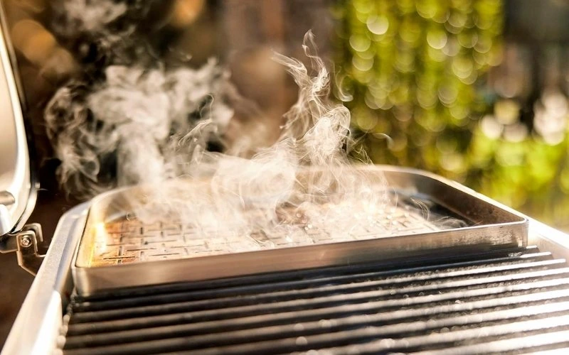 4-4 Weber Lumin Compact Outdoor Electric Barbecue Grill Review — Compact Power, Real Flame Flavor for Patios and Balconies