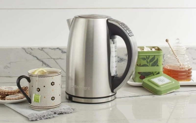 2_1 Cuisinart PerfecTemp 1.7-Liter Electric Kettle Review: Smart Precision, Fast Heat, and Everyday Reliability